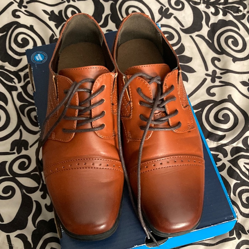 Gently used boys dress shoes -stafford -Cognac- size 4